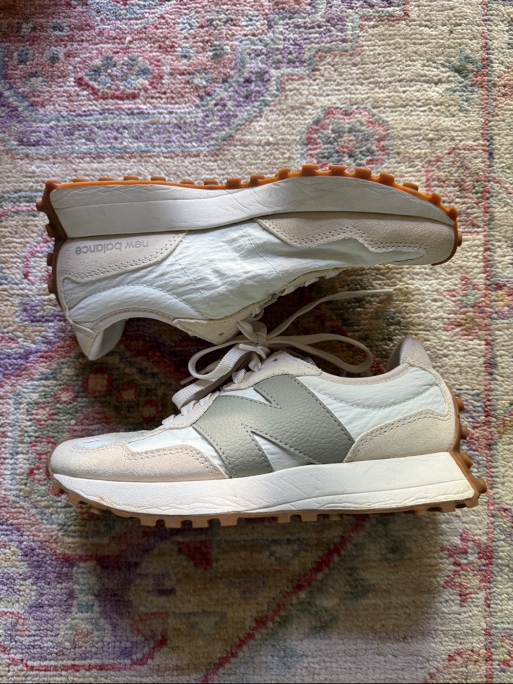 New Balance 327 Women’s Size 7